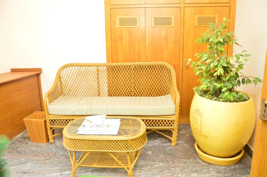 Cours Chabrol Hotel Pondicherry Exterior foto