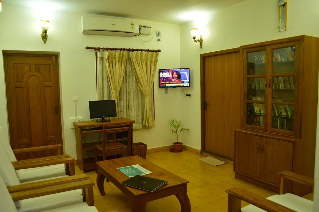 Cours Chabrol Hotel Pondicherry Exterior foto